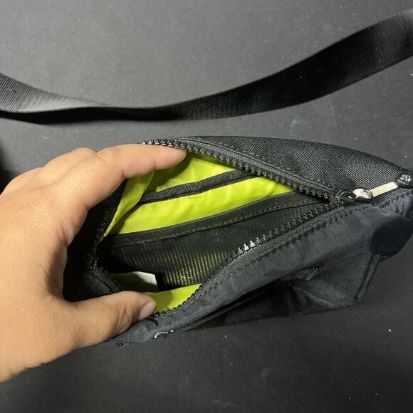 Timbuk2 Slacker Chest Pack Black OS Belt bag Fanny - Picture 2 of 3